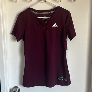 Medium sized women’s adidas top
